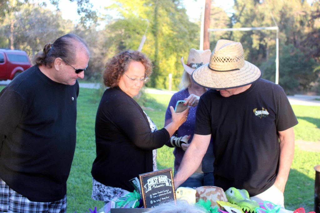 Setting Up for the Reception at El Cap (14)